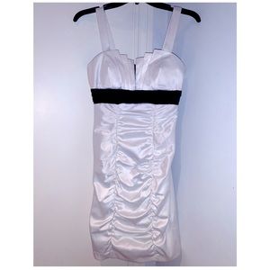 ♻️⚡️Semi Formal White Ruched Bodycon Dress